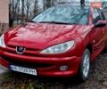 Красный Пежо 206, объемом двигателя 1.36 л и пробегом 226 тыс. км за 3799 $, фото 1 на Automoto.ua