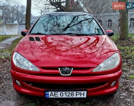 Красный Пежо 206, объемом двигателя 1.36 л и пробегом 226 тыс. км за 3799 $, фото 52 на Automoto.ua