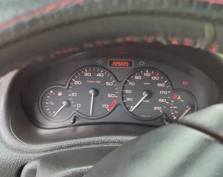 Червоний Пежо 206, об'ємом двигуна 1.36 л та пробігом 230 тис. км за 3800 $, фото 13 на Automoto.ua