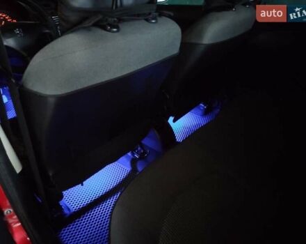 Червоний Пежо 206, об'ємом двигуна 1.36 л та пробігом 230 тис. км за 3800 $, фото 22 на Automoto.ua