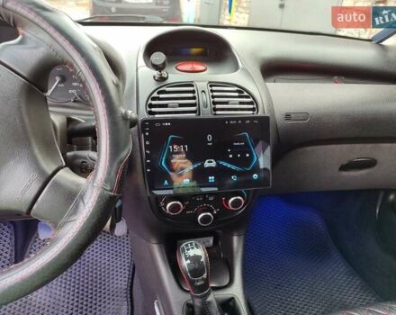 Червоний Пежо 206, об'ємом двигуна 1.36 л та пробігом 230 тис. км за 3800 $, фото 14 на Automoto.ua