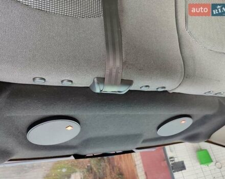 Червоний Пежо 206, об'ємом двигуна 1.36 л та пробігом 230 тис. км за 3800 $, фото 8 на Automoto.ua