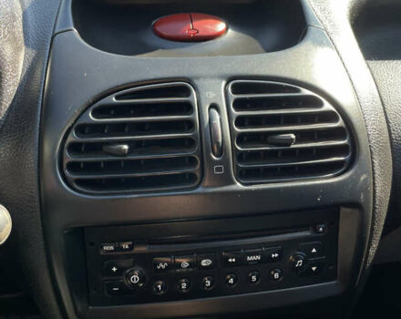 Пежо 206 2008 в Одессе на Automoto.ua Красный Пежо 206, объемом двигателя 1.36 л и пробегом 280 тыс. км за 3500 $, фото 9 на Automoto.ua