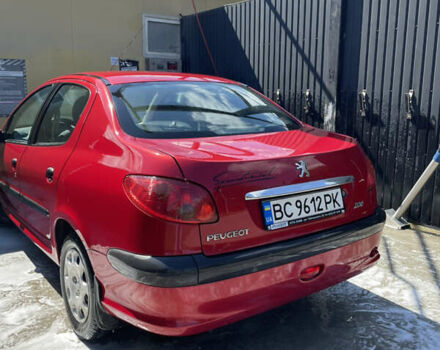 Червоний Пежо 206, об'ємом двигуна 1.36 л та пробігом 184 тис. км за 3500 $, фото 4 на Automoto.ua