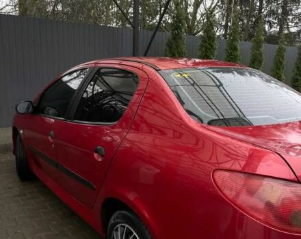 Красный Пежо 206, объемом двигателя 1.4 л и пробегом 133 тыс. км за 3500 $, фото 4 на Automoto.ua