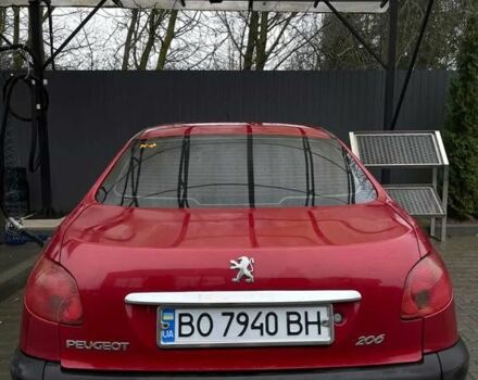 Красный Пежо 206, объемом двигателя 1.4 л и пробегом 133 тыс. км за 3500 $, фото 1 на Automoto.ua