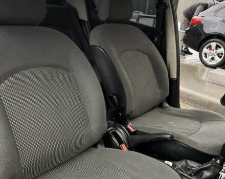 Красный Пежо 206, объемом двигателя 1.36 л и пробегом 133 тыс. км за 3800 $, фото 15 на Automoto.ua