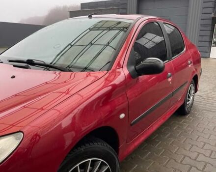 Красный Пежо 206, объемом двигателя 1.4 л и пробегом 133 тыс. км за 3500 $, фото 3 на Automoto.ua