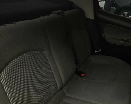 Красный Пежо 206, объемом двигателя 1.36 л и пробегом 133 тыс. км за 3800 $, фото 18 на Automoto.ua