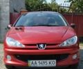 Красный Пежо 206, объемом двигателя 1.6 л и пробегом 87 тыс. км за 5500 $, фото 1 на Automoto.ua