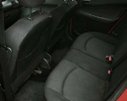 Червоний Пежо 206, об'ємом двигуна 1.4 л та пробігом 286 тис. км за 4250 $, фото 9 на Automoto.ua