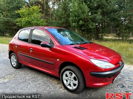 Красный Пежо 206, объемом двигателя 1.4 л и пробегом 175 тыс. км за 3650 $, фото 1 на Automoto.ua