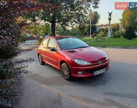 Красный Пежо 206, объемом двигателя 1.4 л и пробегом 228 тыс. км за 2800 $, фото 1 на Automoto.ua