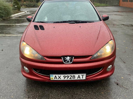 Червоний Пежо 206, об'ємом двигуна 1.59 л та пробігом 269 тис. км за 3900 $, фото 1 на Automoto.ua