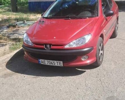 Красный Пежо 206, объемом двигателя 1.36 л и пробегом 118 тыс. км за 3500 $, фото 1 на Automoto.ua