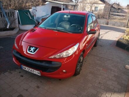 Пежо 206 2011 у Рівному на Automoto.ua Червоний Пежо 206, об'ємом двигуна 1.4 л та пробігом 228 тис. км за 4500 $, фото 1 на Automoto.ua