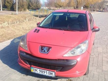 Пежо 206 2011 в Здолбунове на Automoto.ua Красный Пежо 206, объемом двигателя 1.4 л и пробегом 142 тыс. км за 4000 $, фото 1 на Automoto.ua