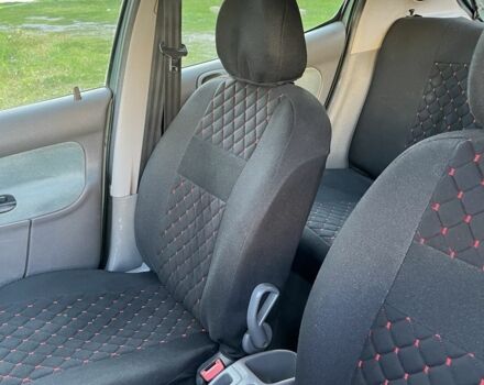 Пежо 206, объемом двигателя 1.6 л и пробегом 240 тыс. км за 1550 $, фото 5 на Automoto.ua