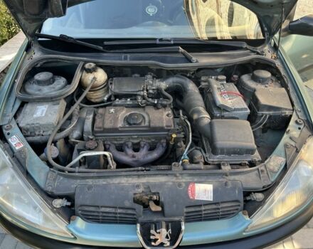 Пежо 206, объемом двигателя 1.6 л и пробегом 245 тыс. км за 1550 $, фото 7 на Automoto.ua