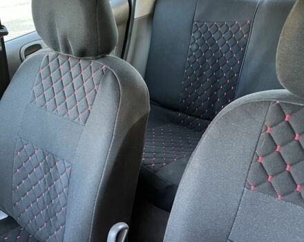 Пежо 206, объемом двигателя 1.6 л и пробегом 100 тыс. км за 1600 $, фото 6 на Automoto.ua
