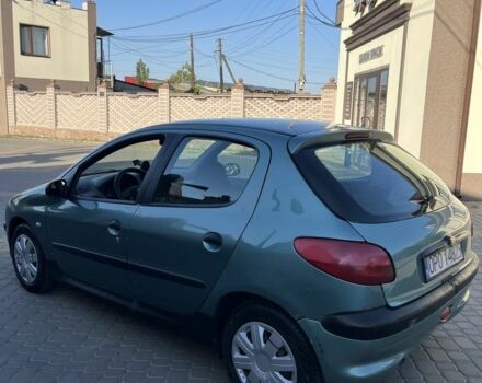Пежо 206, объемом двигателя 1.6 л и пробегом 245 тыс. км за 1550 $, фото 4 на Automoto.ua