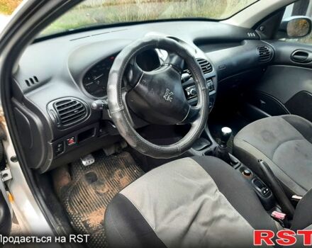Пежо 206, объемом двигателя 1.4 л и пробегом 340 тыс. км за 2900 $, фото 1 на Automoto.ua