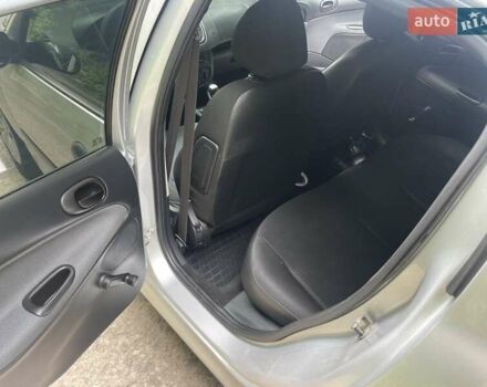 Пежо 206, объемом двигателя 1.4 л и пробегом 373 тыс. км за 3777 $, фото 11 на Automoto.ua