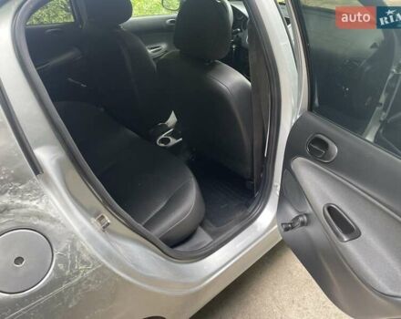 Пежо 206, объемом двигателя 1.4 л и пробегом 373 тыс. км за 3777 $, фото 12 на Automoto.ua