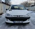 Пежо 206, объемом двигателя 1.4 л и пробегом 199 тыс. км за 3300 $, фото 3 на Automoto.ua