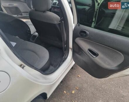 Пежо 206, объемом двигателя 1.4 л и пробегом 229 тыс. км за 3100 $, фото 3 на Automoto.ua