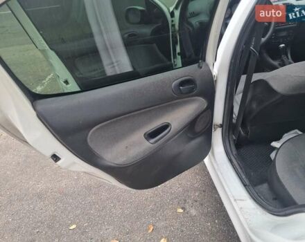 Пежо 206, объемом двигателя 1.4 л и пробегом 229 тыс. км за 3100 $, фото 7 на Automoto.ua