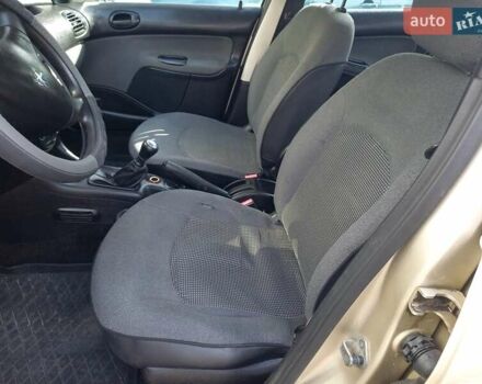 Пежо 206, объемом двигателя 1.4 л и пробегом 231 тыс. км за 3450 $, фото 19 на Automoto.ua