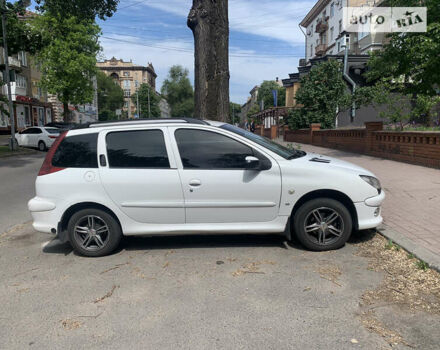 Пежо 206, объемом двигателя 1.36 л и пробегом 360 тыс. км за 3500 $, фото 1 на Automoto.ua