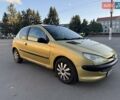 Желтый Пежо 206, объемом двигателя 1.12 л и пробегом 181 тыс. км за 2500 $, фото 5 на Automoto.ua