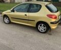 Желтый Пежо 206, объемом двигателя 1.4 л и пробегом 150 тыс. км за 3000 $, фото 1 на Automoto.ua