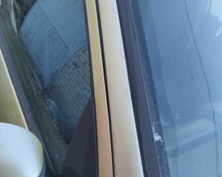 Жовтий Пежо 206, об'ємом двигуна 1.4 л та пробігом 210 тис. км за 2200 $, фото 9 на Automoto.ua