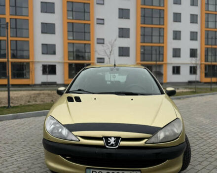 Желтый Пежо 206, объемом двигателя 1.36 л и пробегом 209 тыс. км за 3199 $, фото 2 на Automoto.ua