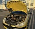 Желтый Пежо 206, объемом двигателя 1.12 л и пробегом 181 тыс. км за 2500 $, фото 6 на Automoto.ua
