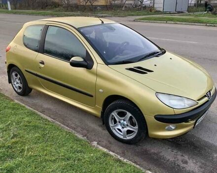 Желтый Пежо 206, объемом двигателя 1.4 л и пробегом 150 тыс. км за 3000 $, фото 3 на Automoto.ua