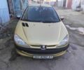 Жовтий Пежо 206, об'ємом двигуна 1.4 л та пробігом 210 тис. км за 2200 $, фото 1 на Automoto.ua