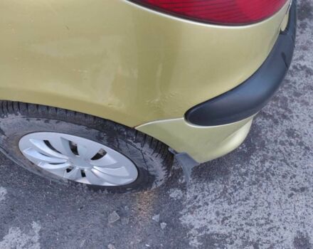 Жовтий Пежо 206, об'ємом двигуна 1.4 л та пробігом 210 тис. км за 2200 $, фото 4 на Automoto.ua