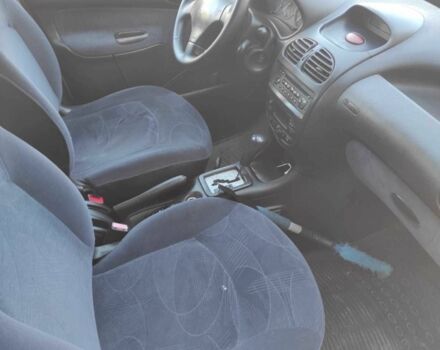 Жовтий Пежо 206, об'ємом двигуна 1.4 л та пробігом 210 тис. км за 2200 $, фото 7 на Automoto.ua