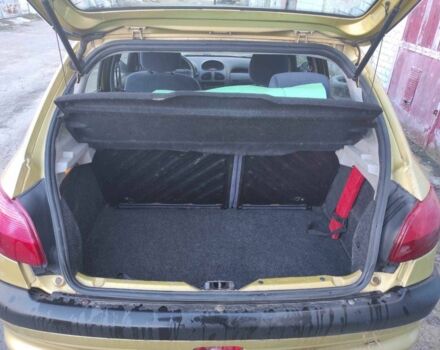 Жовтий Пежо 206, об'ємом двигуна 1.4 л та пробігом 210 тис. км за 2200 $, фото 5 на Automoto.ua