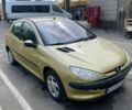 Желтый Пежо 206, объемом двигателя 1.36 л и пробегом 45 тыс. км за 4700 $, фото 1 на Automoto.ua
