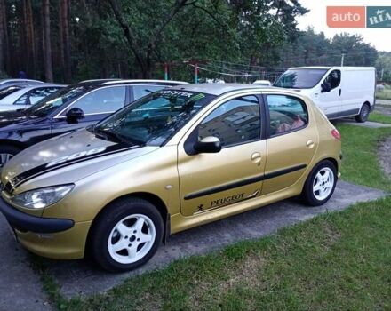 Желтый Пежо 206, объемом двигателя 1.4 л и пробегом 175 тыс. км за 3000 $, фото 1 на Automoto.ua