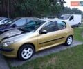 Желтый Пежо 206, объемом двигателя 1.4 л и пробегом 175 тыс. км за 3000 $, фото 1 на Automoto.ua