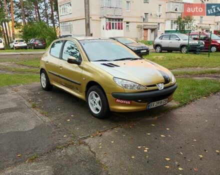 Желтый Пежо 206, объемом двигателя 1.4 л и пробегом 175 тыс. км за 3000 $, фото 4 на Automoto.ua
