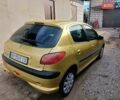 Желтый Пежо 206, объемом двигателя 1.36 л и пробегом 253 тыс. км за 2650 $, фото 9 на Automoto.ua