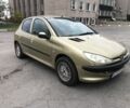 Жовтий Пежо 206, об'ємом двигуна 1.4 л та пробігом 200 тис. км за 3000 $, фото 6 на Automoto.ua