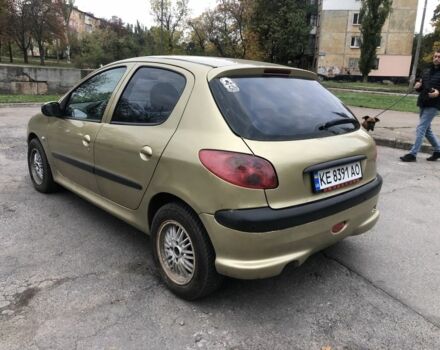 Жовтий Пежо 206, об'ємом двигуна 1.4 л та пробігом 200 тис. км за 3000 $, фото 3 на Automoto.ua